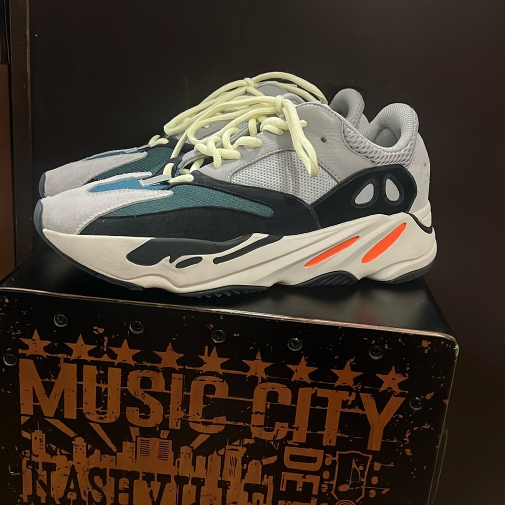 Tennis Shoes